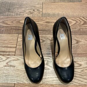 Shiny black size 6.5 heels